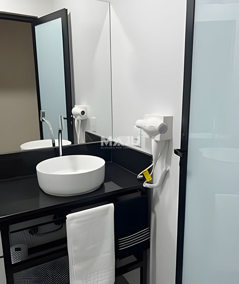 CASA 1A (garagem, próx. UniAraxá, fácil acesso)