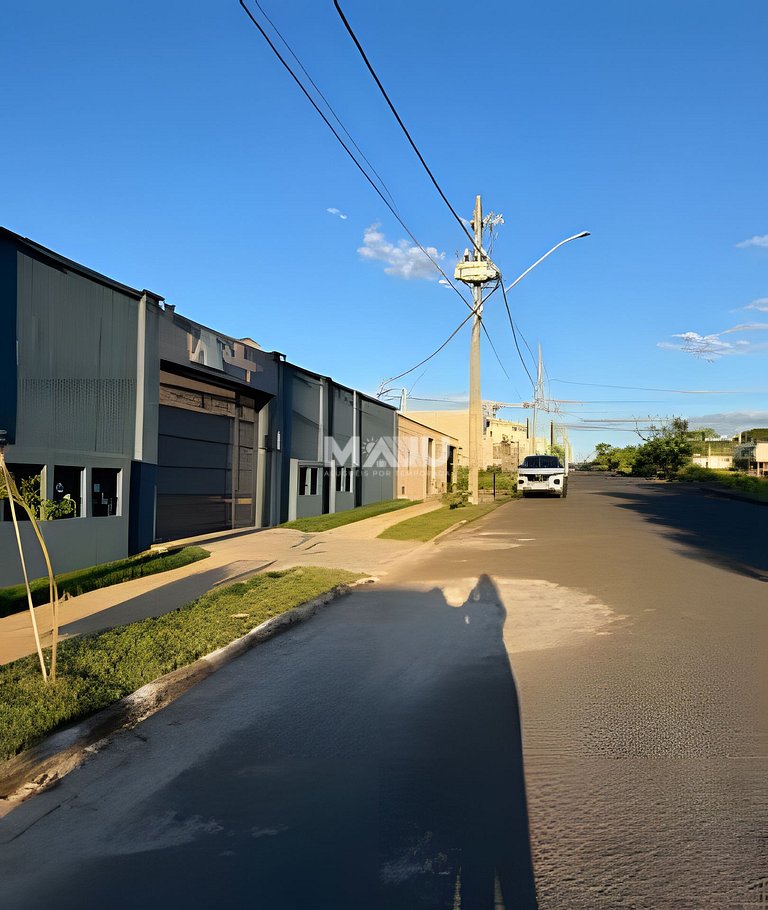 Casa 3C (garagem, próx. UniAraxá, fácil acesso)