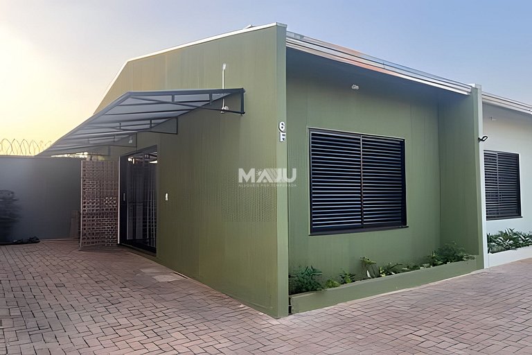Casa 6F (garagem, próx. Uniaraxá, fácil acesso)