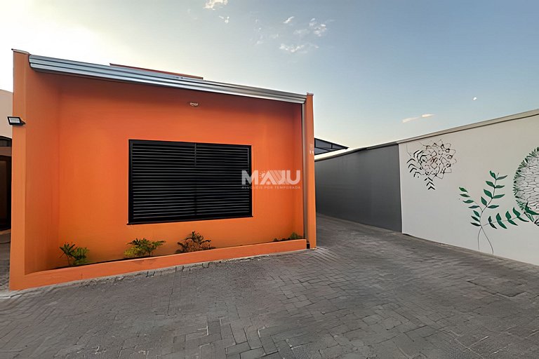 Casa 8H (garagem, próx. uniaraxá, fácil acesso)