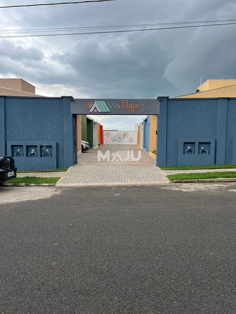 Casa 3C (garagem, próx. UniAraxá, fácil acesso)