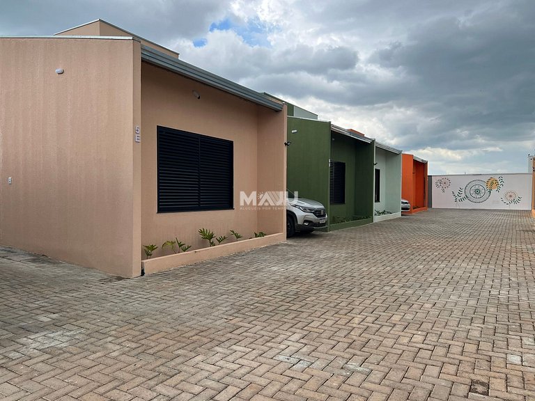 Casa 8H (garagem, próx. uniaraxá, fácil acesso)