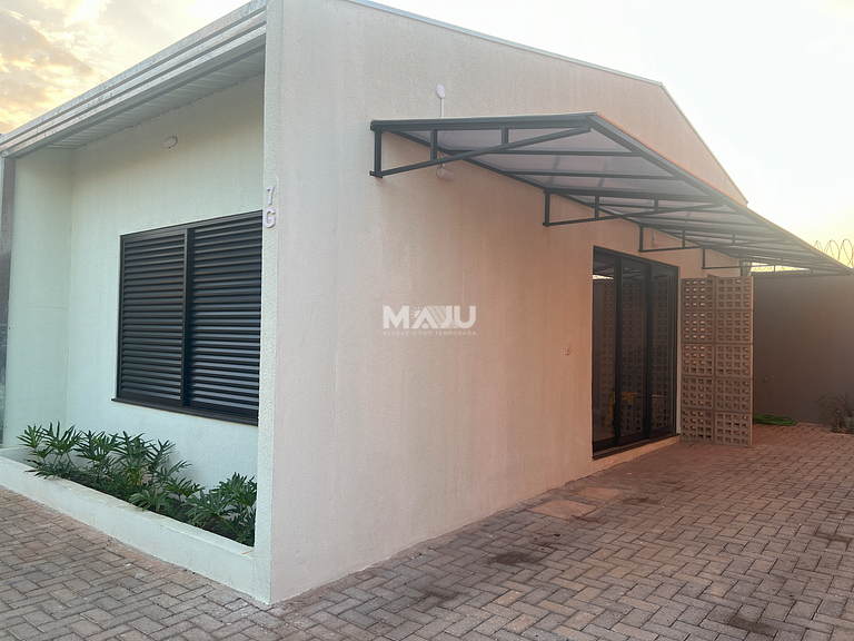 Casa 7G (garagem, próx. UniAraxá, fácil acesso)