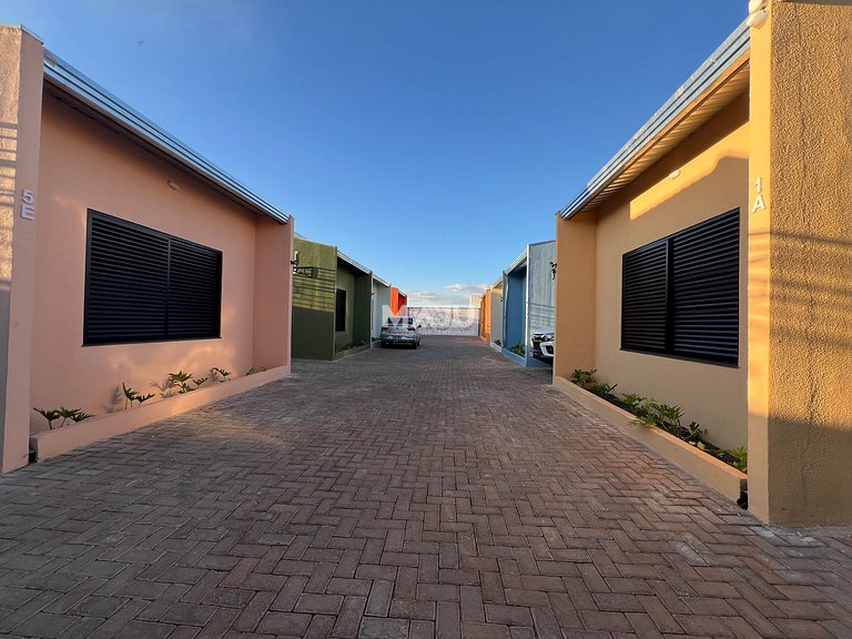 Casa 7G (garagem, próx. UniAraxá, fácil acesso)
